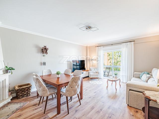Apartamento T3, remodelado e com boas áreas
