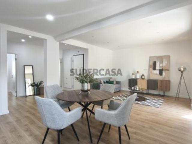 Apartamento T3 Remodelado em Benfica