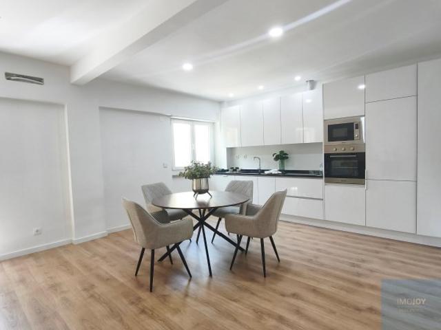 Apartamento T3 Remodelado em Benfica