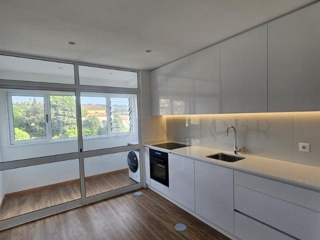 Apartamento T3 Remodelado em Condomínio Fechado | Grijó 135m² Grijó