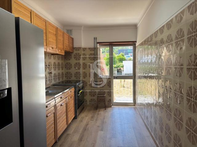 Apartamento T3 Remodelado em Darque 90m² Darque