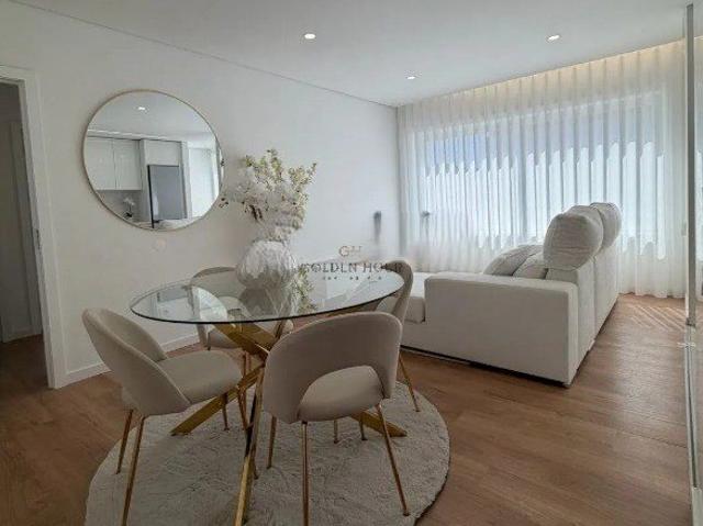 Apartamento T3 Remodelado em Gaia 95m² Mafamude