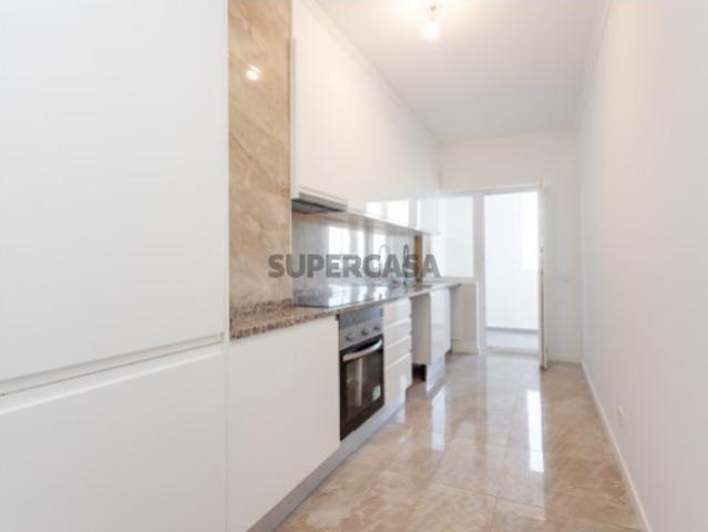 Apartamento T3 remodelado em Portimão