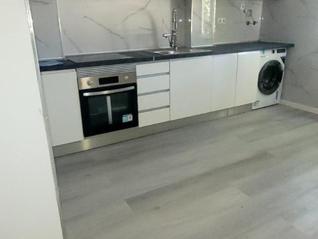 Apartamento T3 Remodelado | Laranjeiro | 285.000 €