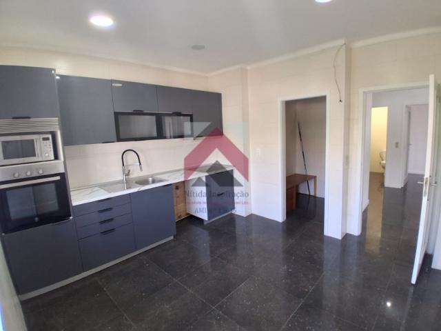 Apartamento T3 remodelado, localizado em Fânzeres Gondomar