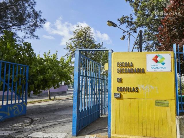 Apartamento T3 Remodelado para Arrendamento em Odivelas Junto ao Metro