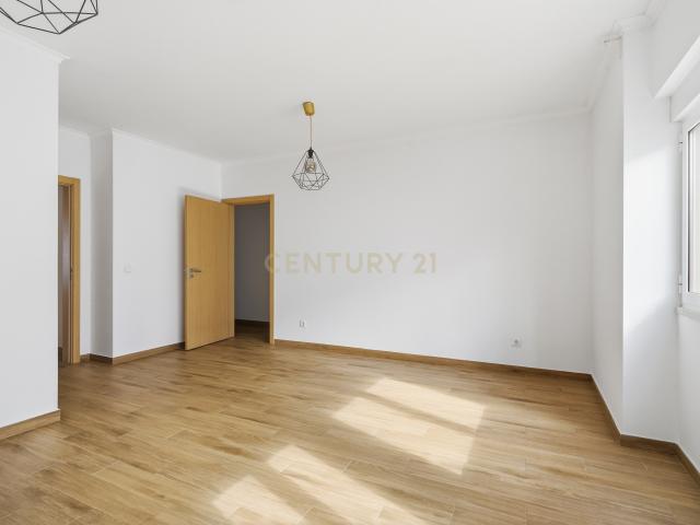 Apartamento T3 renovado centro da Ericeira