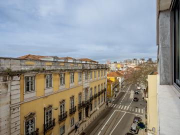 Apartamento T3 renovado com garagem, no Príncipe Real, Lisboa
