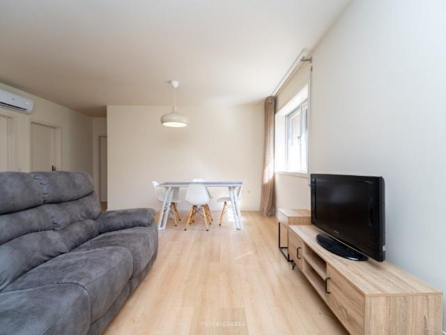 Apartamento T3 Renovado com Lugar de Garagem em Gulpilhares. 126m² Gulpilhares