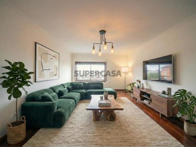 Apartamento T3 Renovado com Suite, Garagem e Elevador | Ermesinde