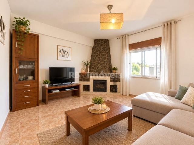 Apartamento T3 Renovado com Varandas Vila de Gavião