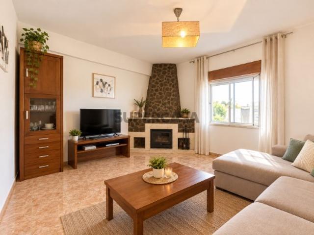 Apartamento T3 Renovado com Varandas Vila de Gavião