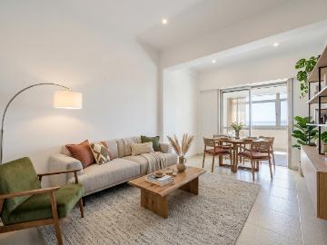Apartamento T3 renovado com vista rio panorâmica em Almada