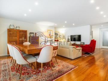Apartamento T3 renovado c/varanda e garagem Cidade da Maia. 163m² Cidade da Maia