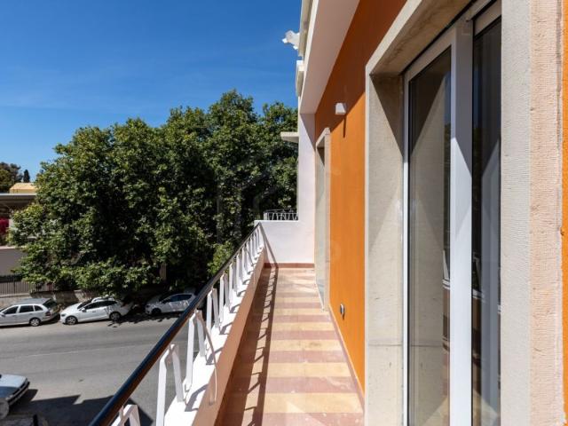 Apartamento T3 renovado e equipado, centro, Faro, Algarve