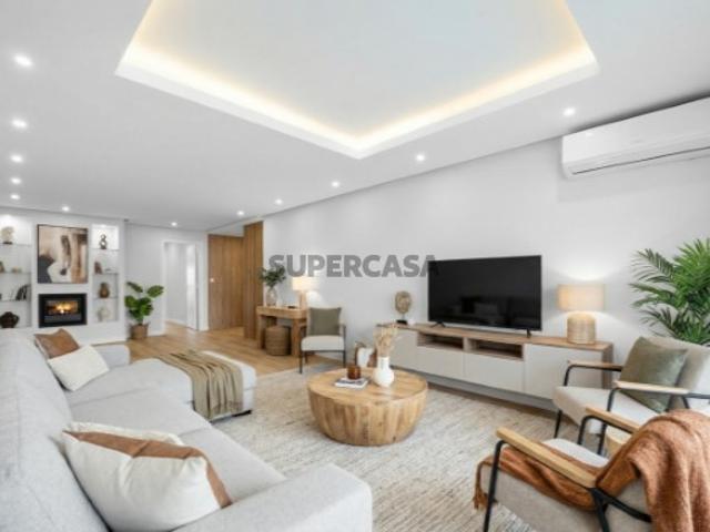 Apartamento T3 renovado na Quinta da Bicuda em Cascais