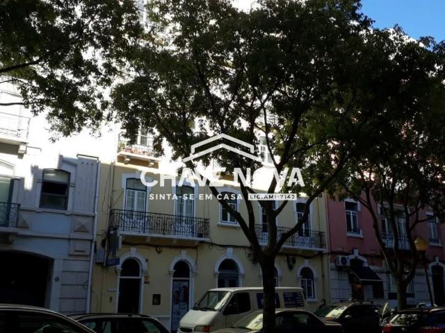 Apartamento T3 Renovado na Rua Antonio Enes, Avenidas Novas, Lisboa