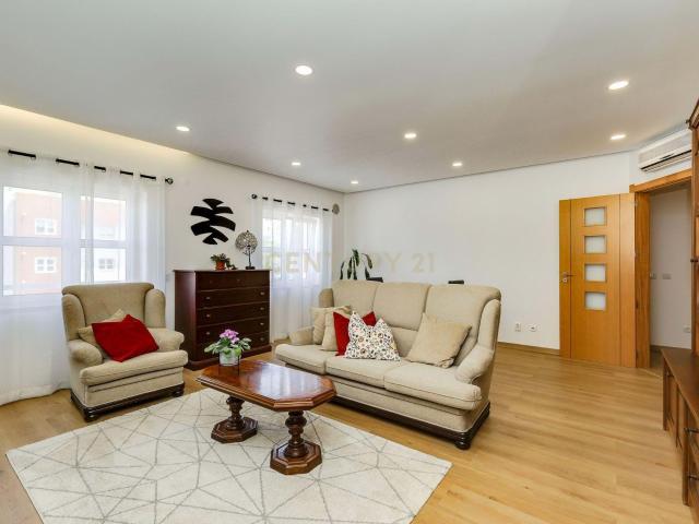 T3 com 3 lugares garagem Casas do Lago