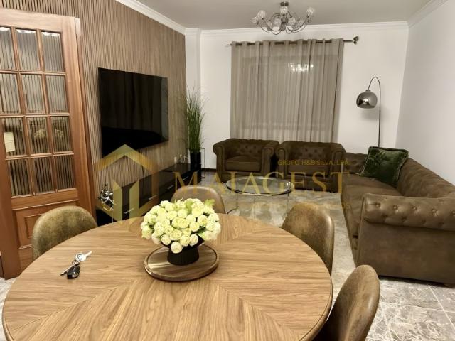 Apartamento T3 Renovado para Arrendamento em Mozelos