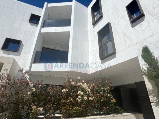 Apartamento T3 Rés do chão com varanda Edifício Marina Centro Viana do Castelo