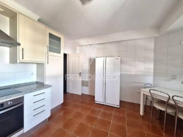 Apartamento t3, rua jornal “o almonda”, torres novas
