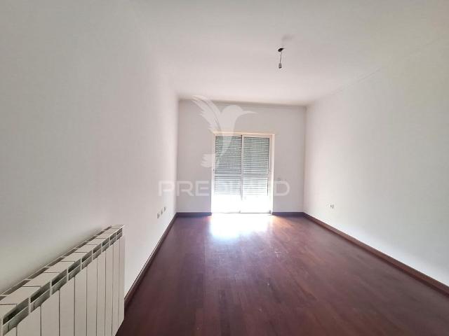 Apartamento t3, rua jornal “o almonda”, torres novas