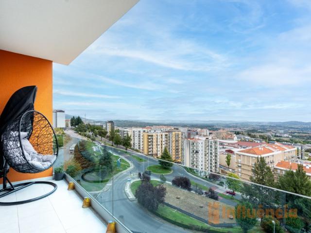 Apartamento T3 Semi Novo com varandas | Covilhã