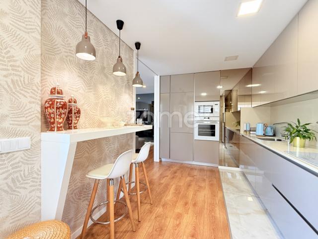 Apartamento T3 seminovo em calendário