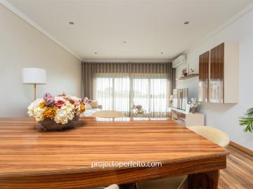 Apartamento T3, sito no último andar com 140m2 139m² Nogueira Da Regedoura