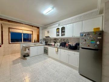 Apartamento T3para vends no centro de Oiã
