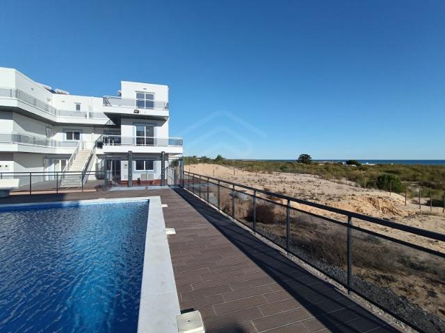 Apartamento T0+ 2 em condomínio fechado com piscina na Manta Rota, Algarve