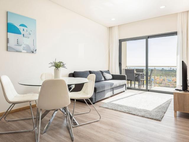 Apartamento T0+1 para venda com piscina e vista mar na Marin. 83m² Albufeira e Olhos de Água