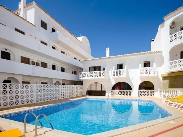 Apartamento T0+1 quarto renovado em Albufeira, Oura 52m² Albufeira e Olhos de Água