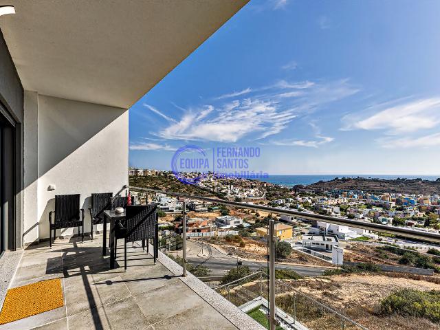 Apartamento T0 + 1 com belíssima vista mar