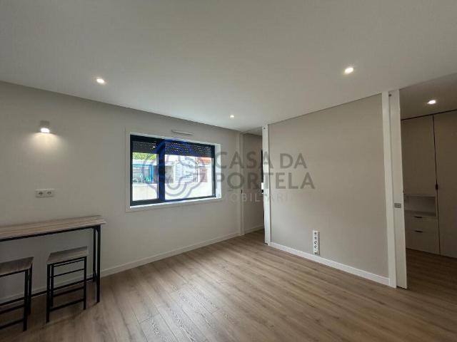 Apartamento T0 +1 Com Lugar De Garagem Para Venda Em São Mam. 36m² São Mamede De Infesta