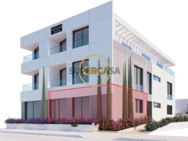 Apartamento T0, com AC, Cozinha equipada, no Centro de Machico