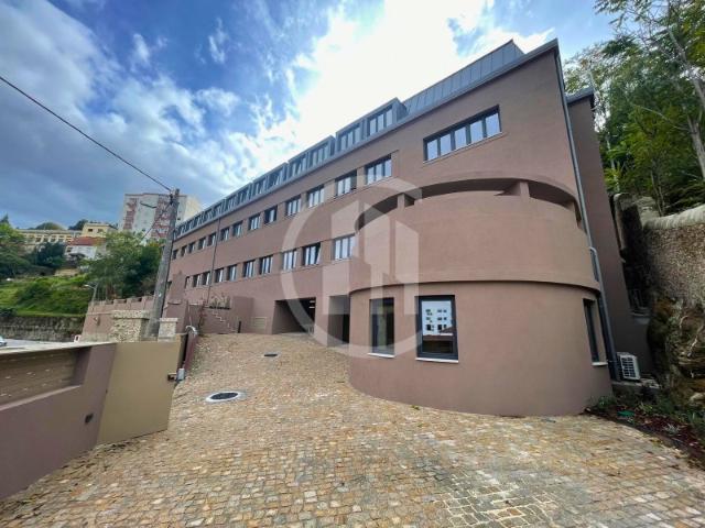 Apartamento T0 + Terraço