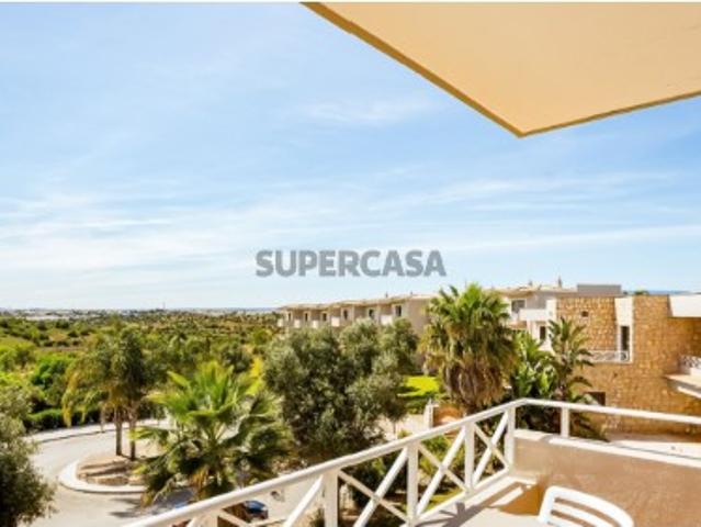 Apartamento T0 TURISTICO, com grande terraço, localizado junto ao campo de Golfe do Gramacho e a 4 quilómetros de Ferragudo