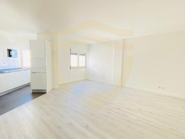Apartamento T0 C/ Parqueamento Bairro Novo/ Casino Figueira da Foz Coimbra Portugal