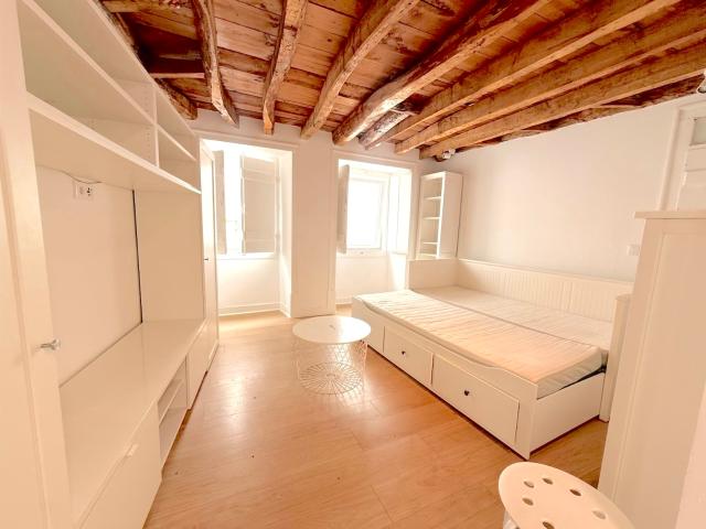 Apartamento T0, centro de Torres Vedras