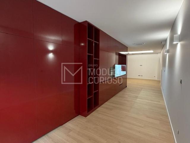 Apartamento T0 Novo com Garagem no Centro de Peso da Régua
