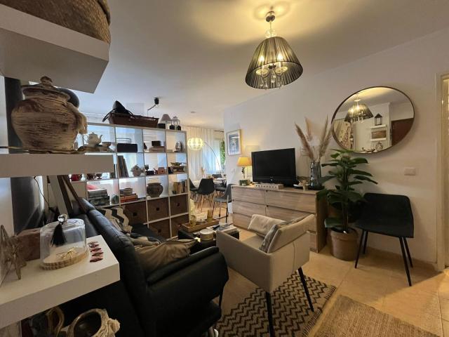 Apartamento T0 com localização estratégica em Queluz