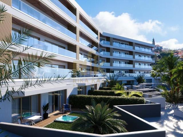 Apartamento T0 com Logradouro e Jacuzzi
