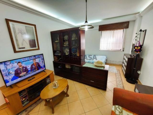 APARTAMENTO T0 COM LUGAR NA GARAGEM E ARRECADAÇÃO NO CENTRO DE VILA REAL DE SANTO ANTÓNIO