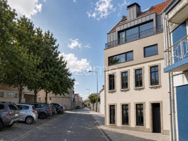 Apartamento T0 com varanda de 4,3 m2