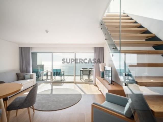 Apartamento T0 Duplex com vista frontal de mar