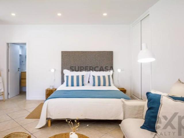 Apartamento T0 em Estômbar e Parchal