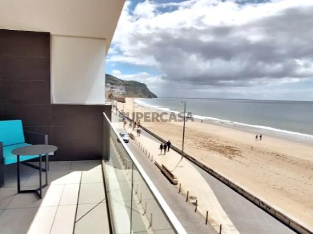 Apartamento T0 em Sesimbra com vista de mar varanda condomínio com piscina e garagem
