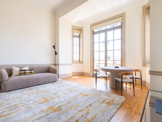 Apartamento T0 mobilado e decorado na Avenida dos Aliados