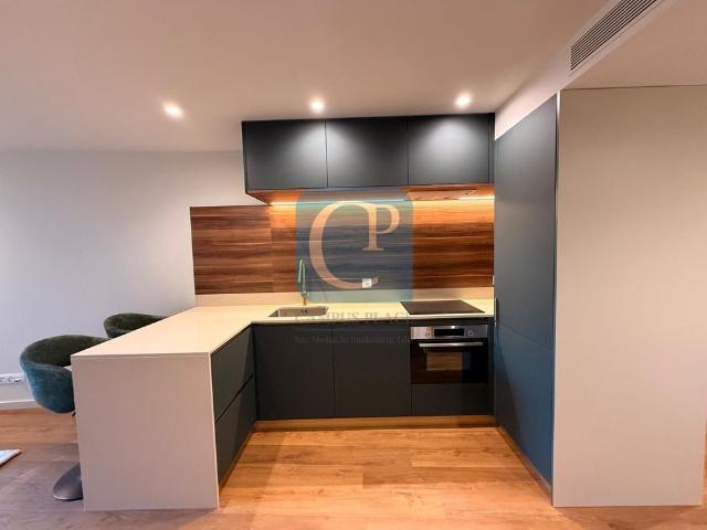Apartamento T0 mobilado e equipado com terraço em Matosinhos